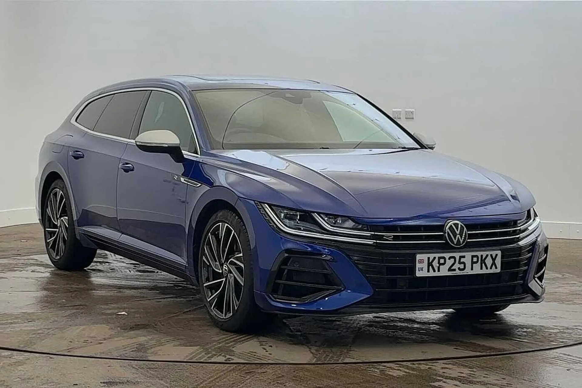Volkswagen Arteon 2.0 TSI R 5dr 4MOTION DSG thumbnail